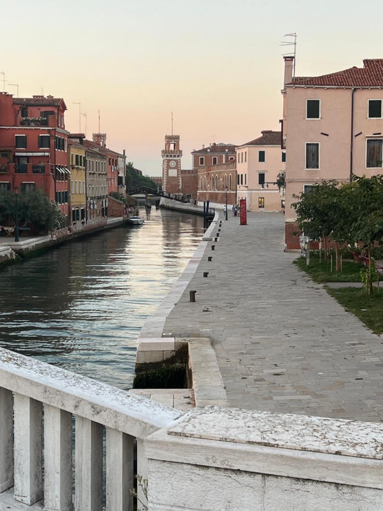 Ca' Delfina Holiday Home Venedik Dış mekan fotoğraf