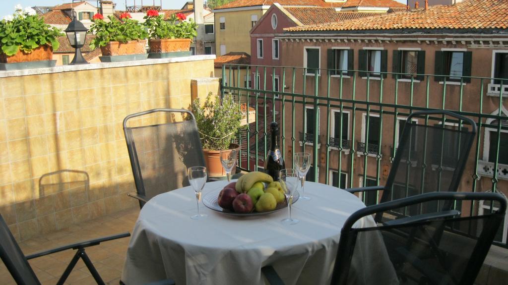 Ca' Delfina Holiday Home Venedik Dış mekan fotoğraf