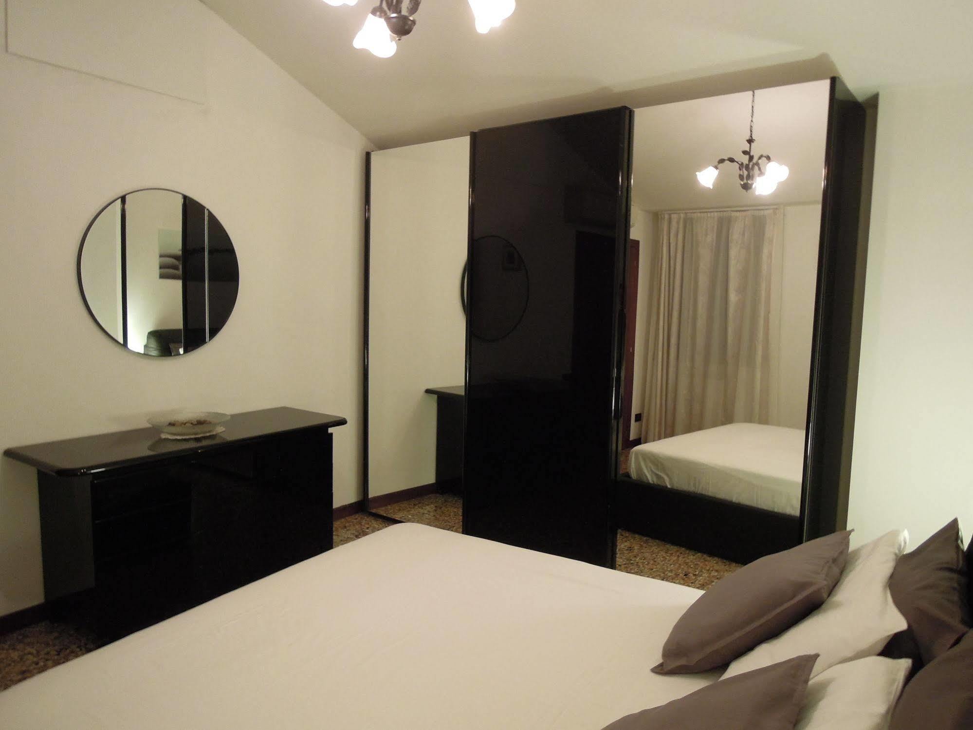 Ca' Delfina Holiday Home Venedik Dış mekan fotoğraf