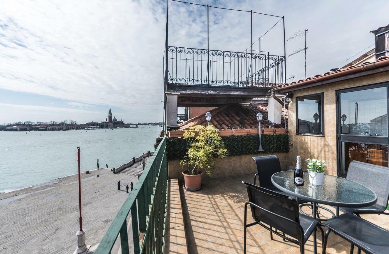 Ca' Delfina Holiday Home Venedik Dış mekan fotoğraf